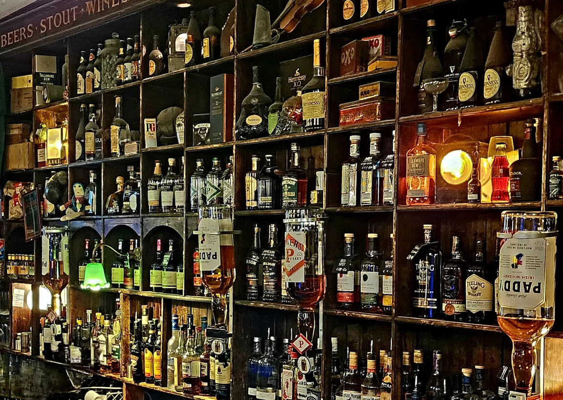 The Old Storehouse Bar and Restaurant