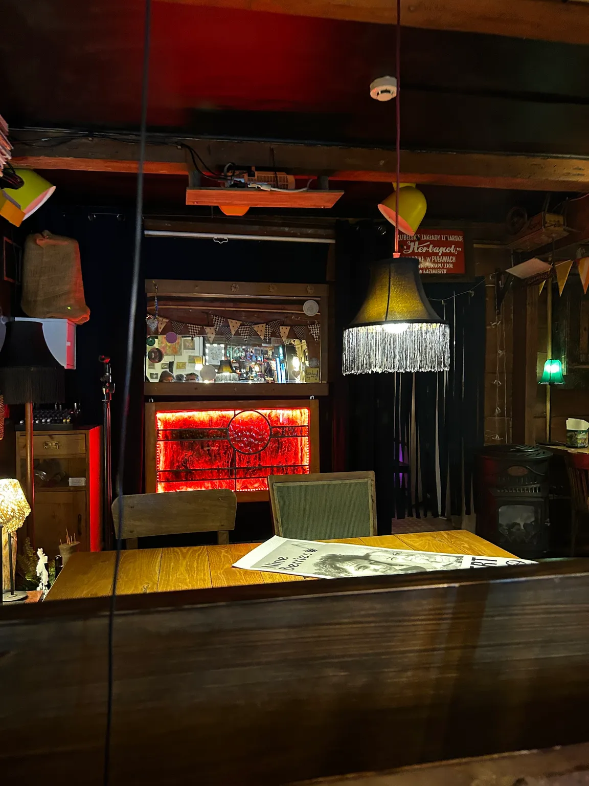 JATKI_Trzeci Księżyc FOOD & DRINKS MUSIC BAR