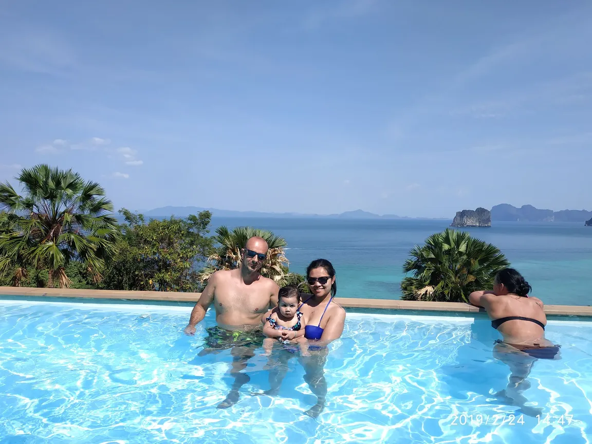Cliff Beach Bar and Restaurant Koh Ngai Cliff Beach Resort