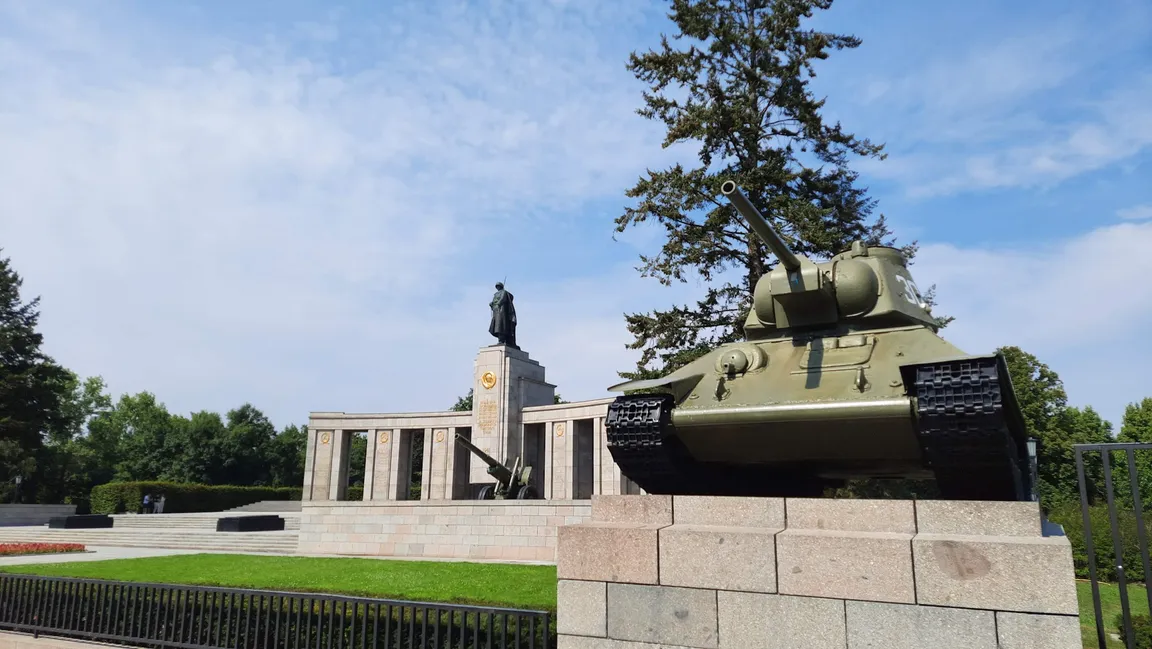 Pomnik Żołnierzy Radzieckich w Berlinie-Tiergarten