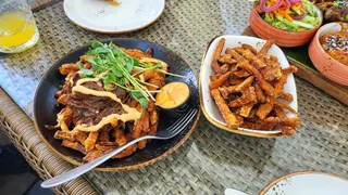 JUNGLA Cocktails & Food