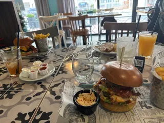 Luzzu Restaurant