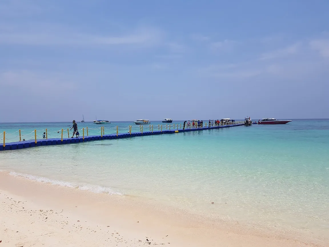 Koh Rok Yai Beach