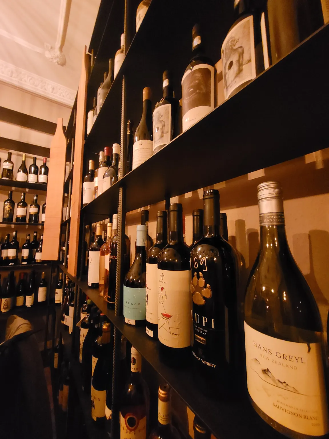 Lovin' Wine bar & Bistro