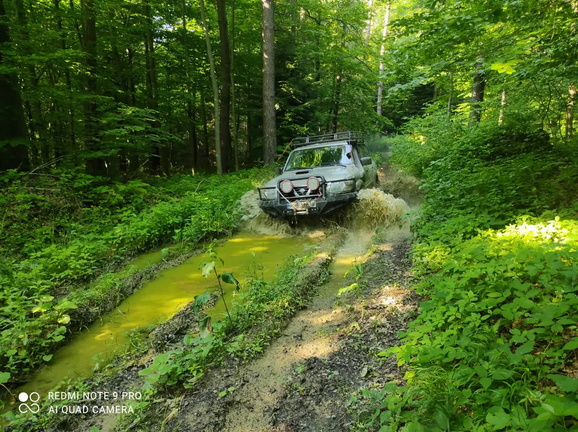 Wycieczki 4x4 BIESZCZADY "Ty kierujesz"