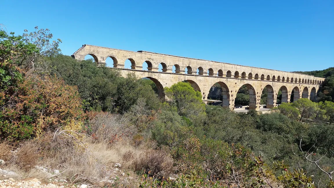 Akwedukt Pont-du-Gard