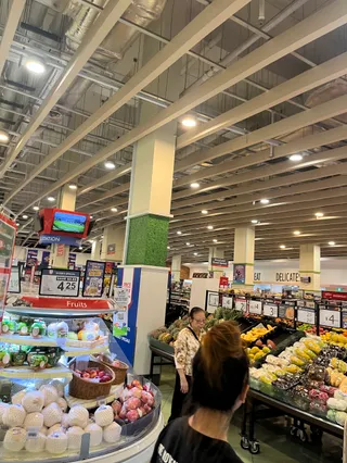 Kallang Wave Mall