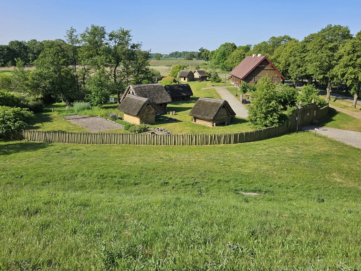 Rezerwat Archeologiczny – Gród Piastowski w Gieczu