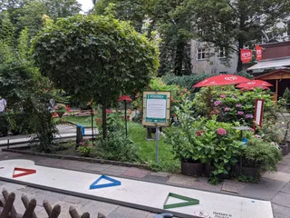 Karin Plura mini golf and snack