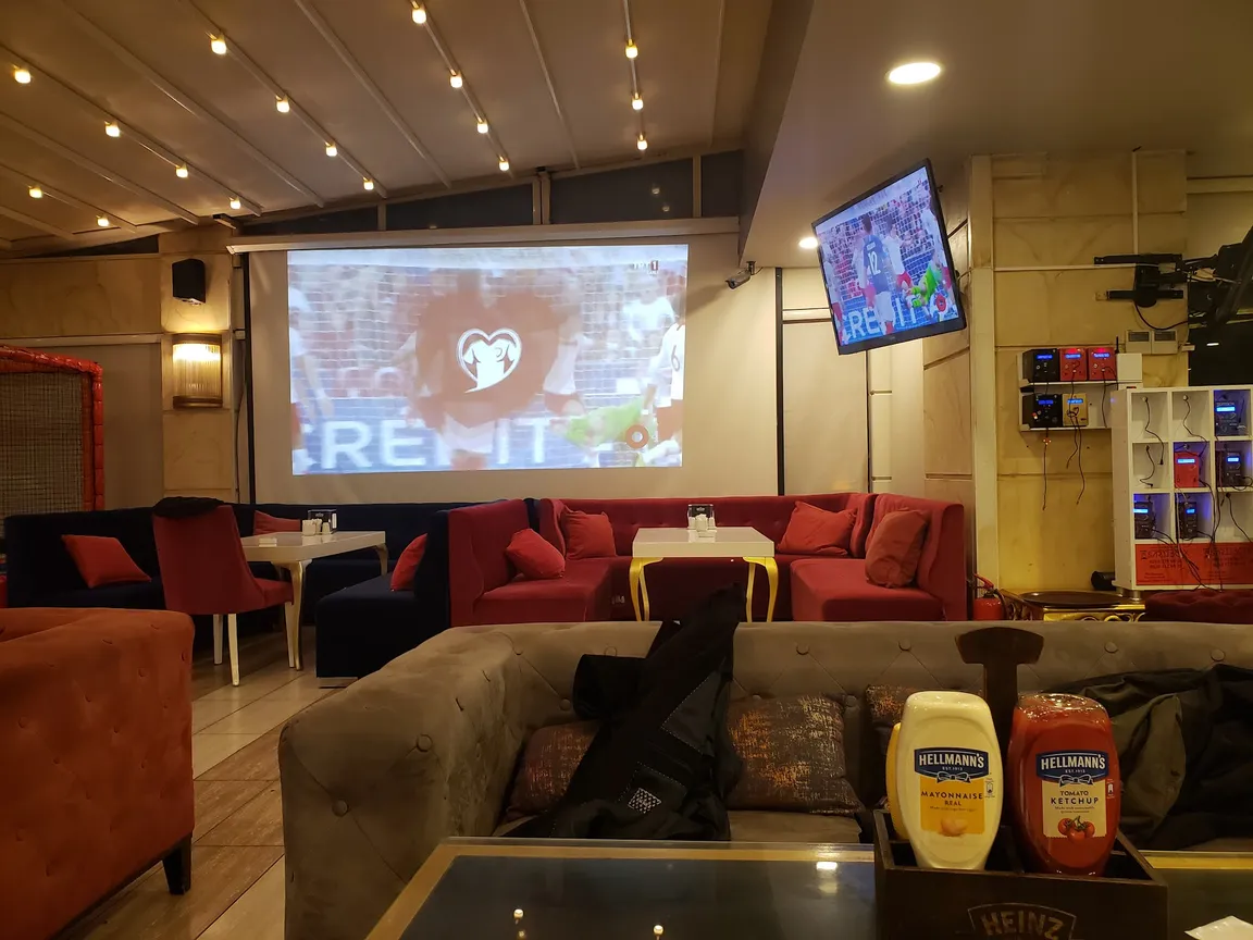 Palace Cafe & Restaurant Bowling