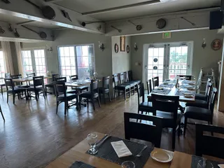 Henry VIII Restaurant, Sushi Bar & Pub