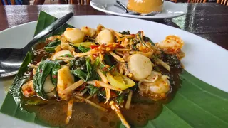 Salak Phet Seafood & Resort