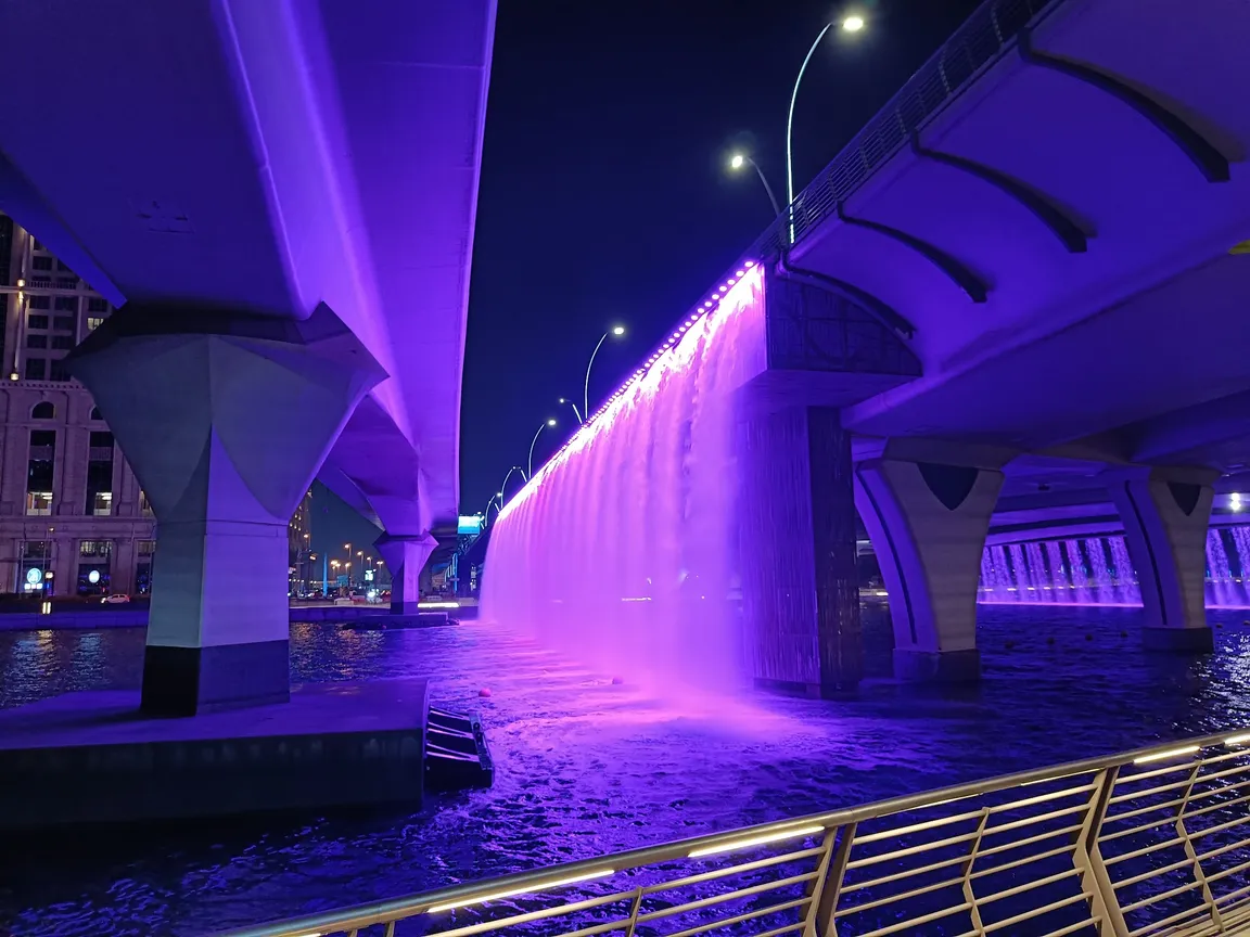 Dubai Waterfall