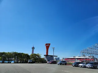 博多港引揚記念碑(那の津往還)