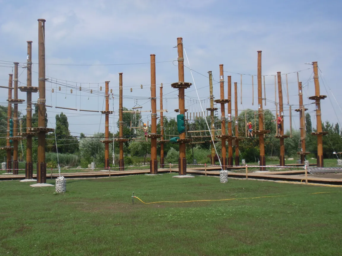 Zábavný lanový park
