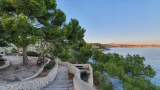 Camino ecologico, cala y merendero