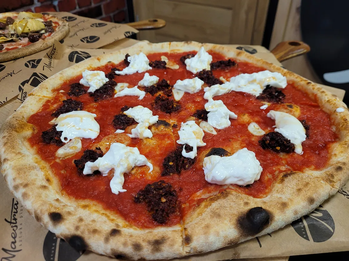Maestria sztuka pizzy - pizza włoska - pizzeria Toruń