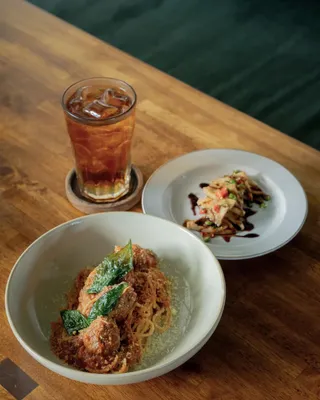 Loh Coffee & Eatery