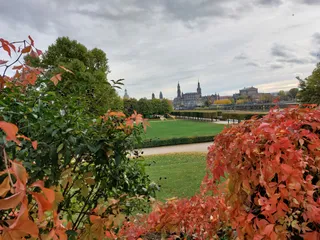 Neustädter Elbufer, Königsufer