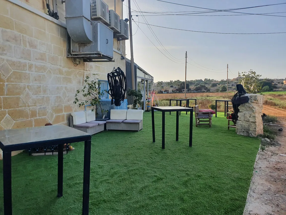 Legends Sports Bar & Lounge