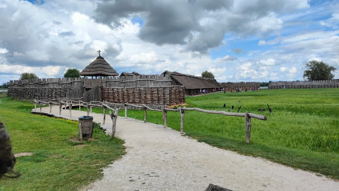Muzeum Archeologiczne w Biskupinie