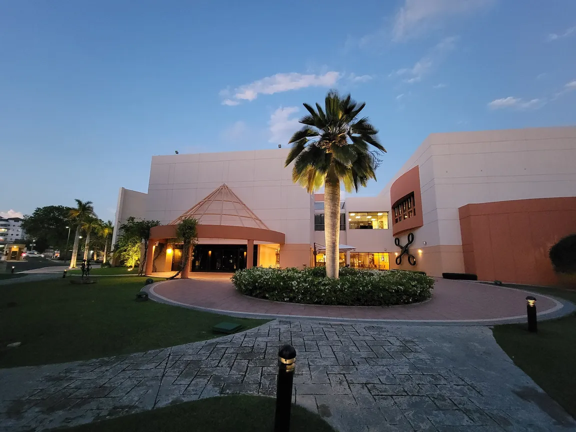 Centro Cultural Eduardo León Jimenes