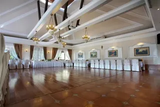 Hotel i Restauracja - Zajazd Pod Skałą