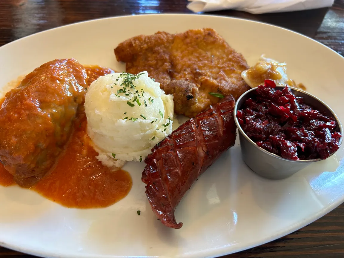 Smakosz Restaurant
