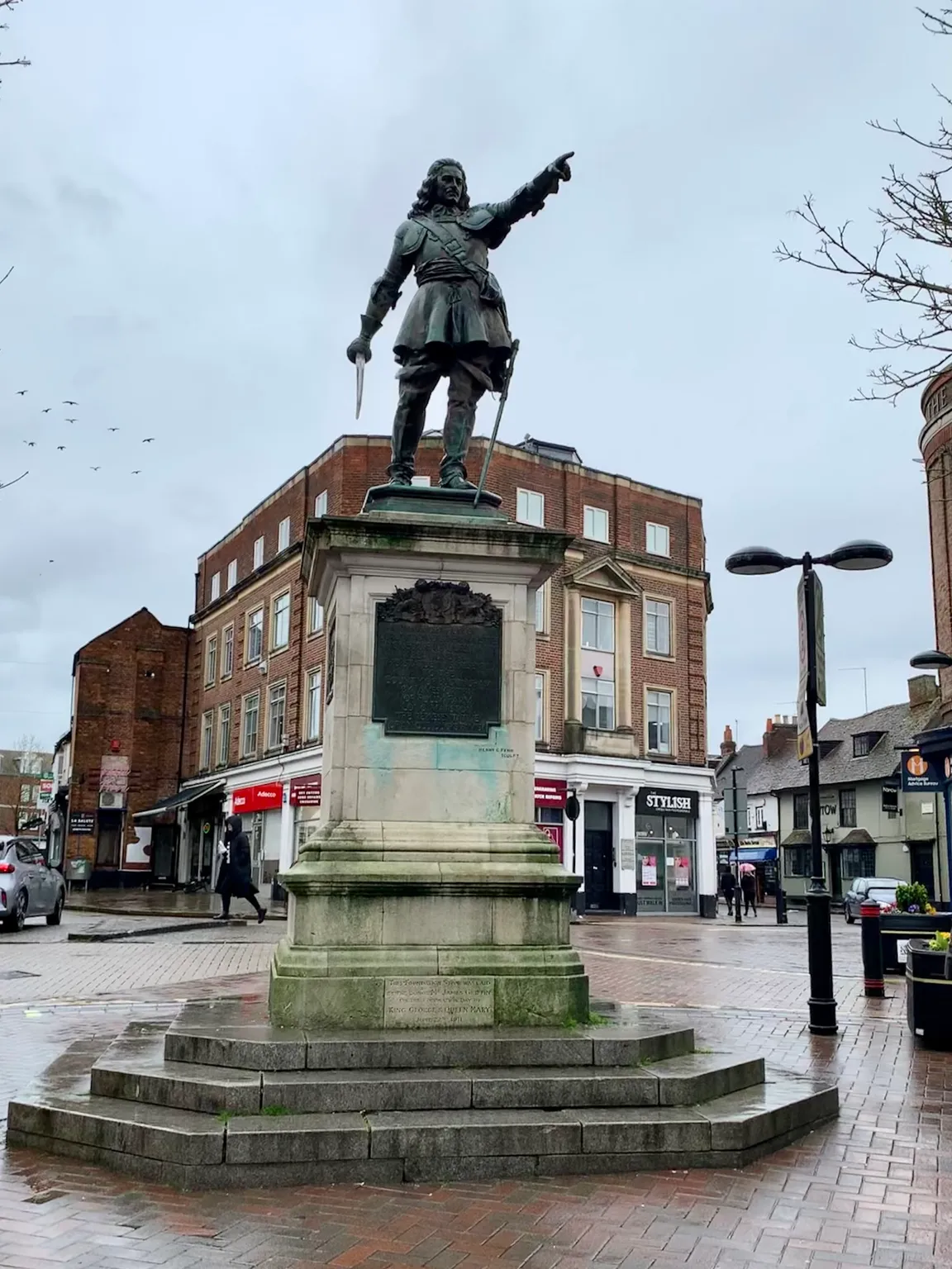 Statue of John Hampden