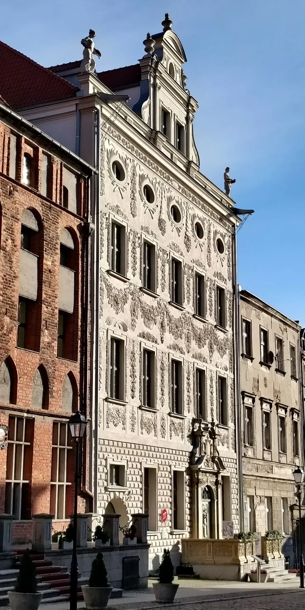 Pałac Dąmbskich w Toruniu