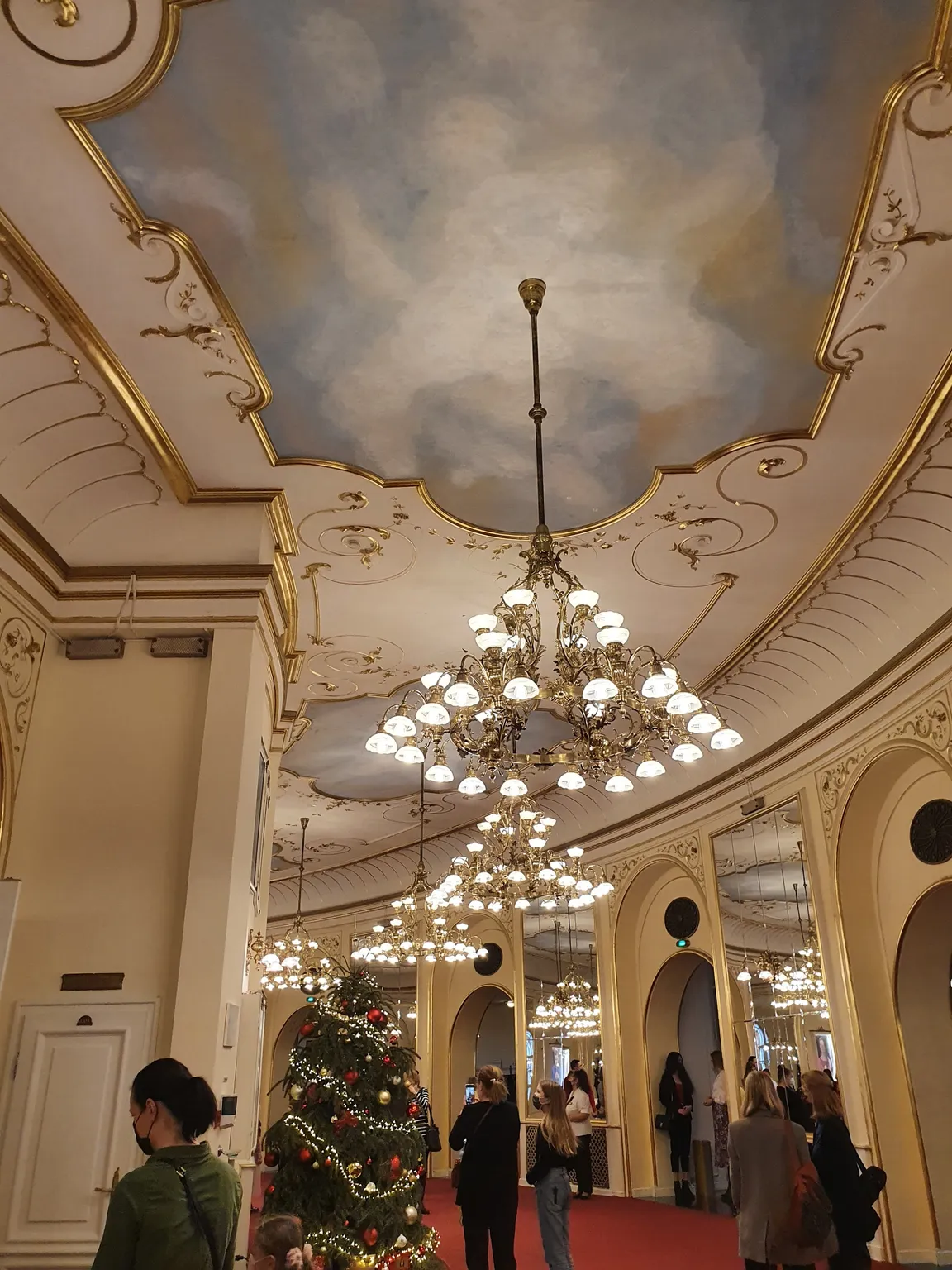 Opera Budapeska