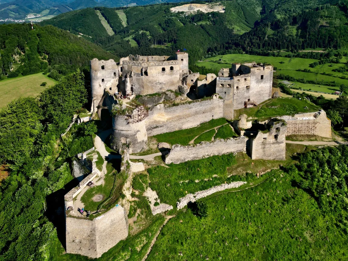 Zamek Lietava