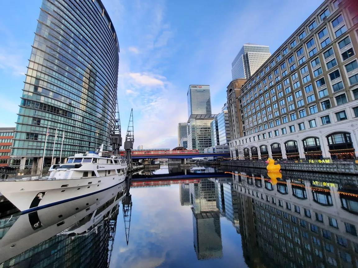 Skuna- BBQ, Hot Tub & Igloo Boats (Canary Wharf)