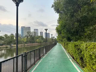 Wachirabenchathat Park (Rot Fai Park)
