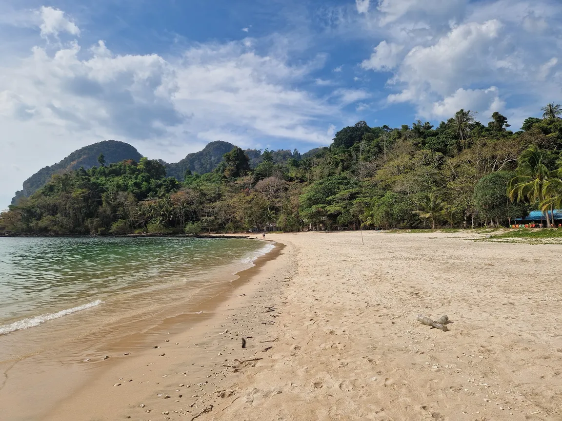 Garnet Beach (Charlie Beach)