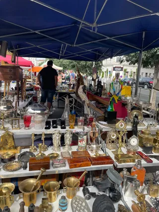 Kettenbruckengasse flea market