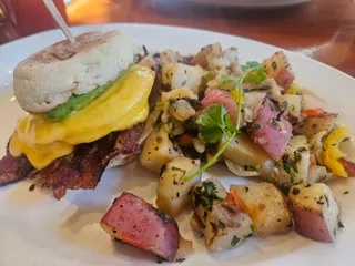 Wave Street Cafe