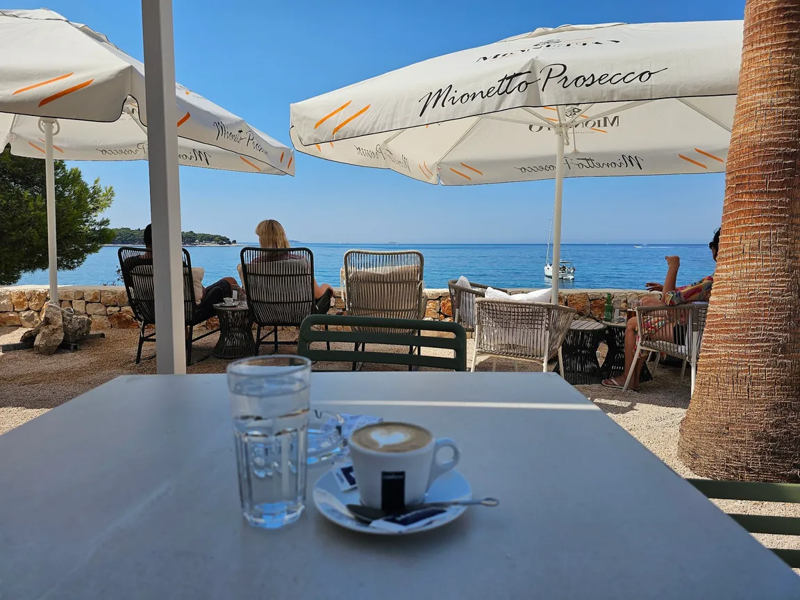 Azul Beach Bar