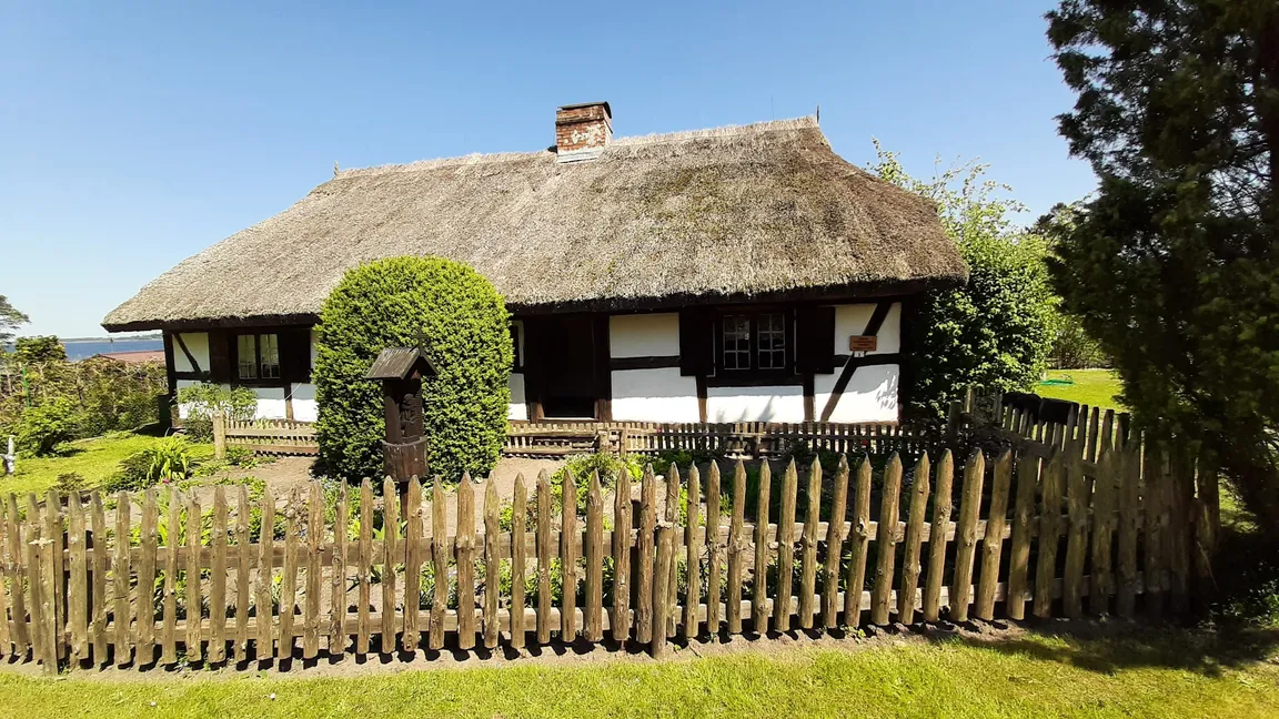 Muzeum Ziemi Puckiej im. Floriana Ceynowy- Skansen "Zagroda Gburska i Rybacka w Nadolu"