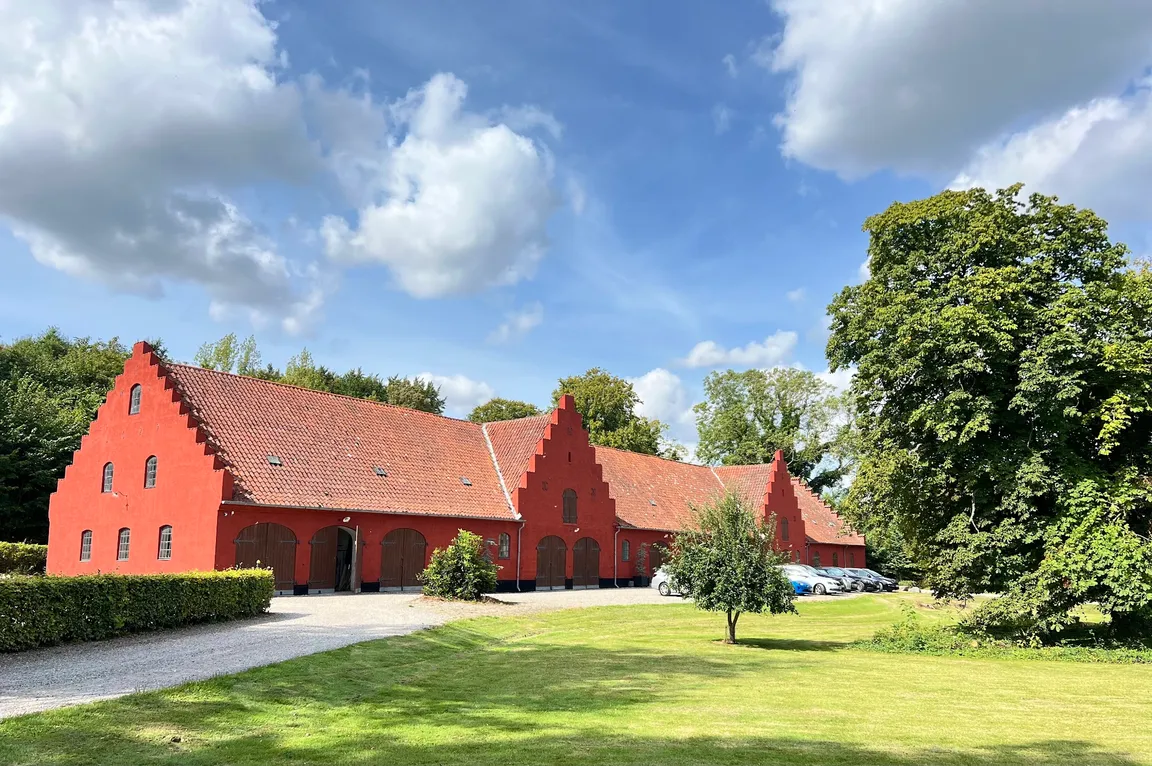 Holckenhavn Castle