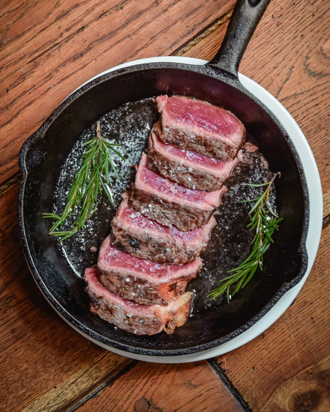Delmonico - Steakhouse, Friends & Wine