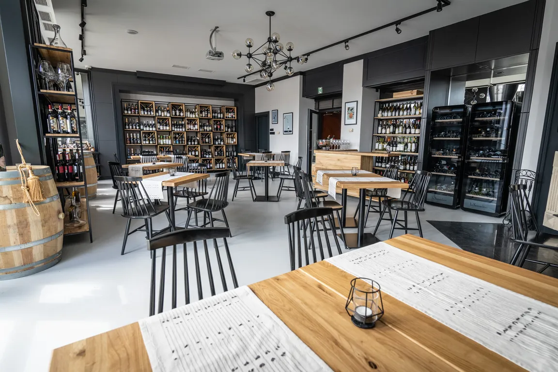 Zafishowani - restaurant - wine bar&store