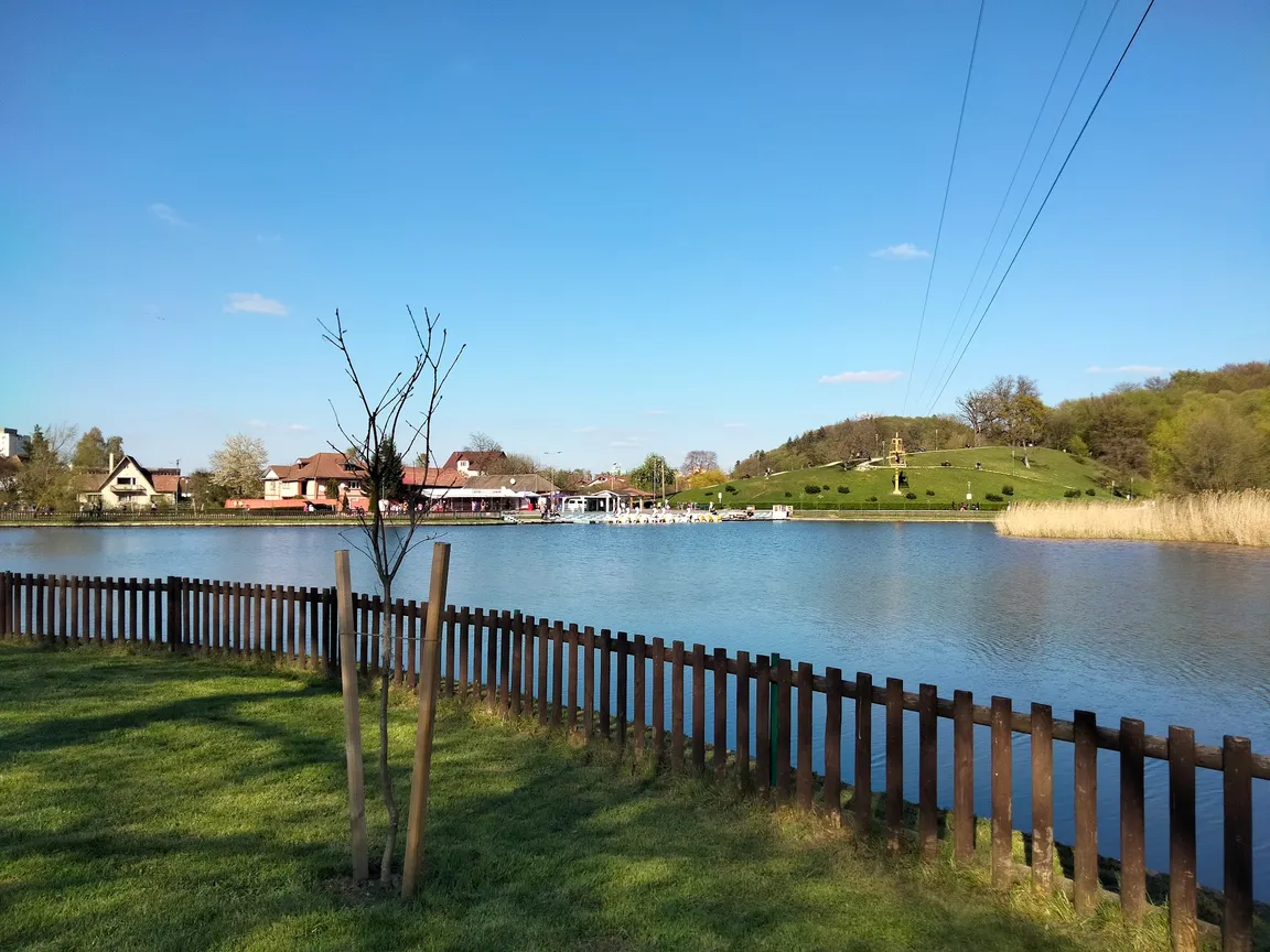 Noua Lake