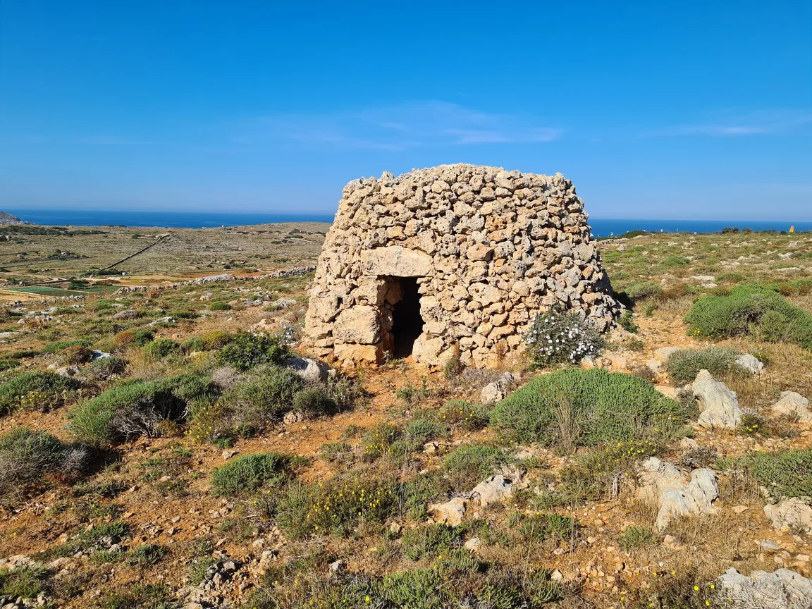 Girna - an old stone shelter