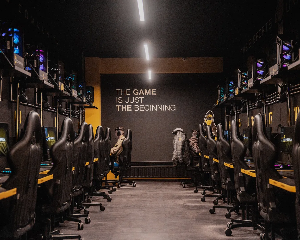 Cyberium Arena Gamingowa - Kafejka internetowa - Gaming House