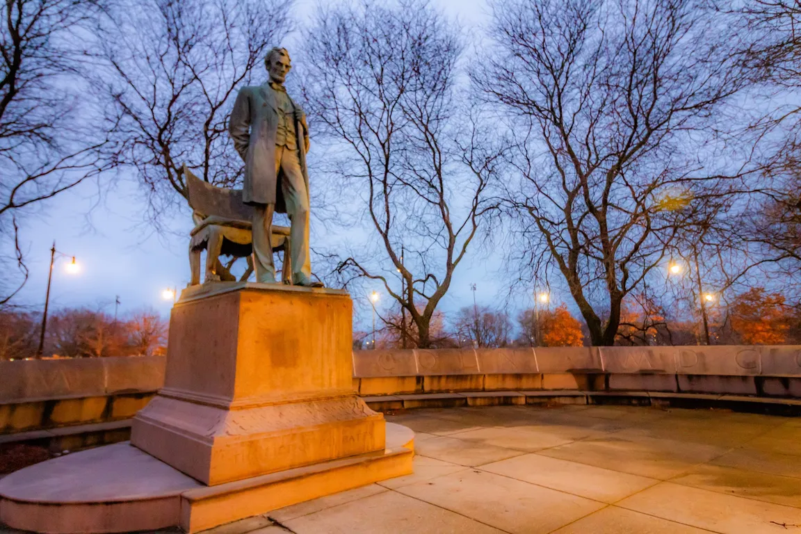 Abraham Lincoln The Man - Monument