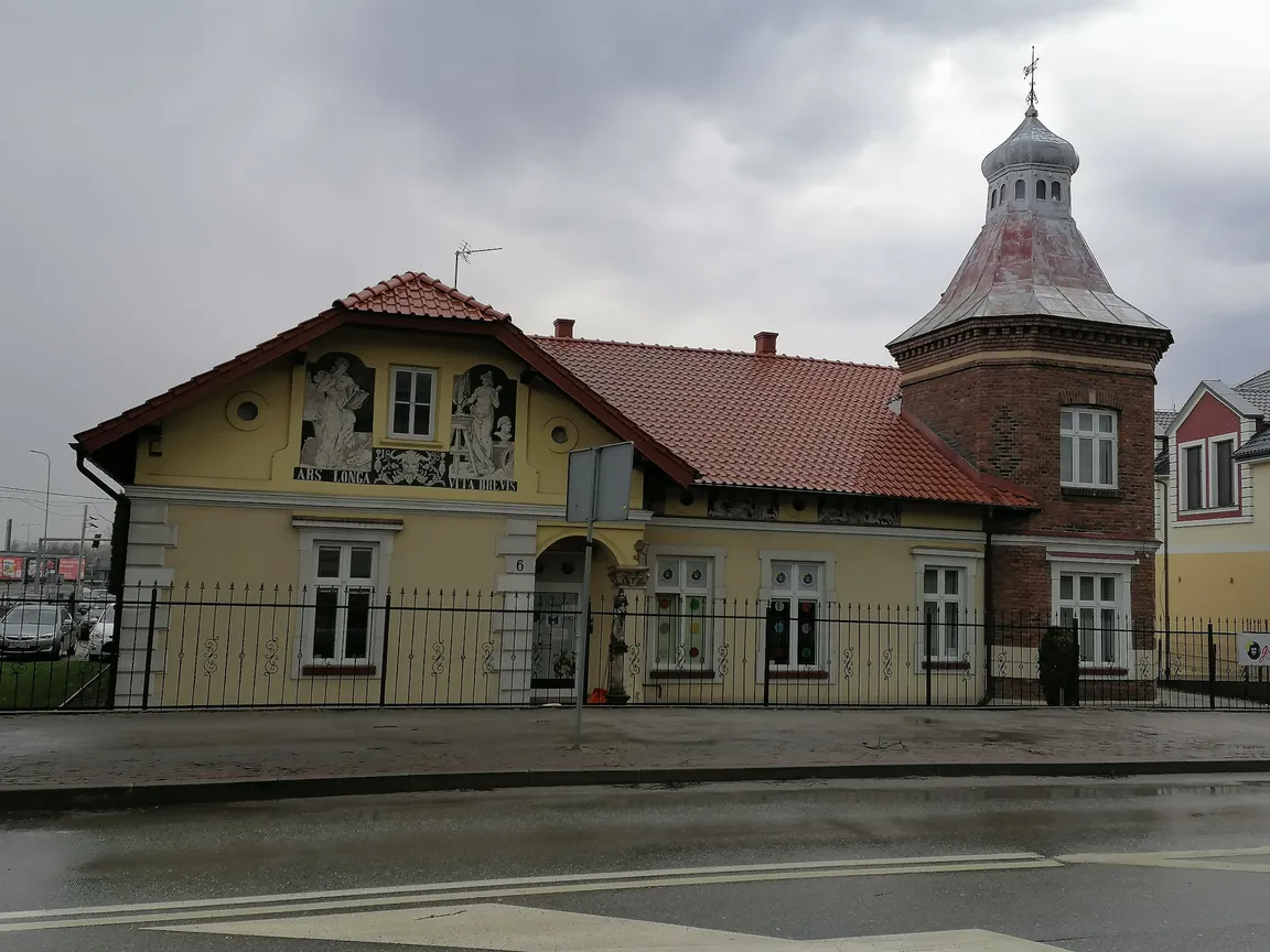 Dwór artysty Andrzeja Lenika w Krośnie