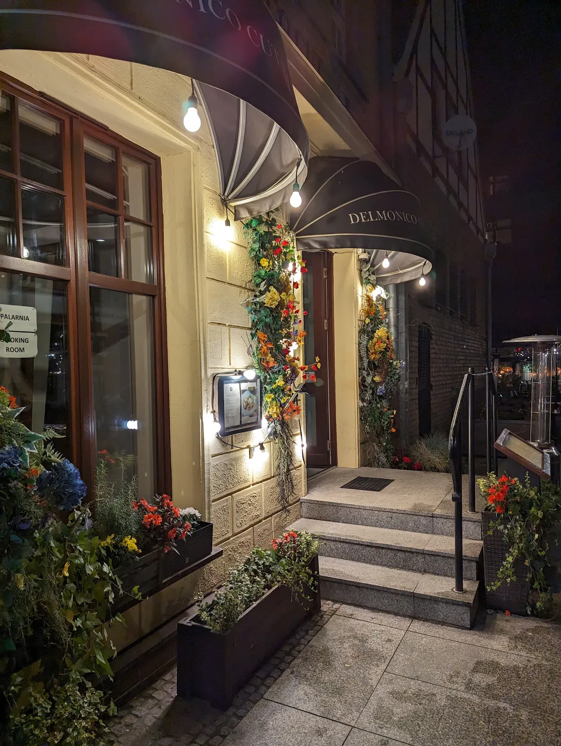 Delmonico - Steakhouse, Friends & Wine