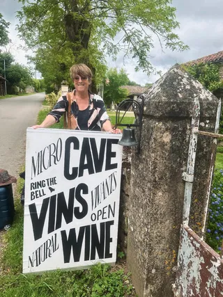 Joanne Dans Le Vin