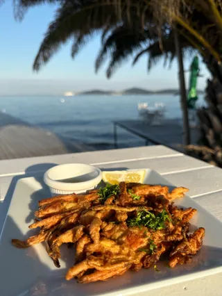 Teos Kınalıada Beach & Restaurant